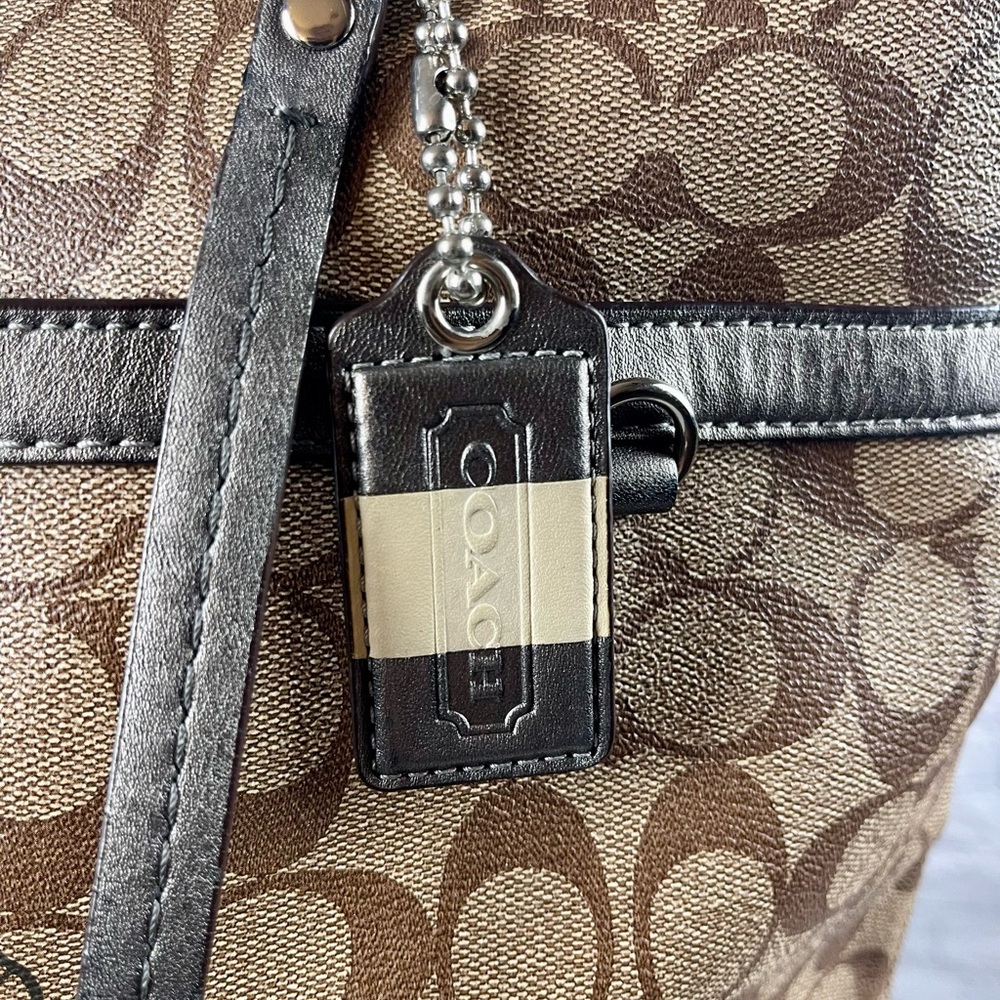 Pristine Coach LaRge Tote Bag Coated Canvas With Leather Tote - Picture 12 of 17